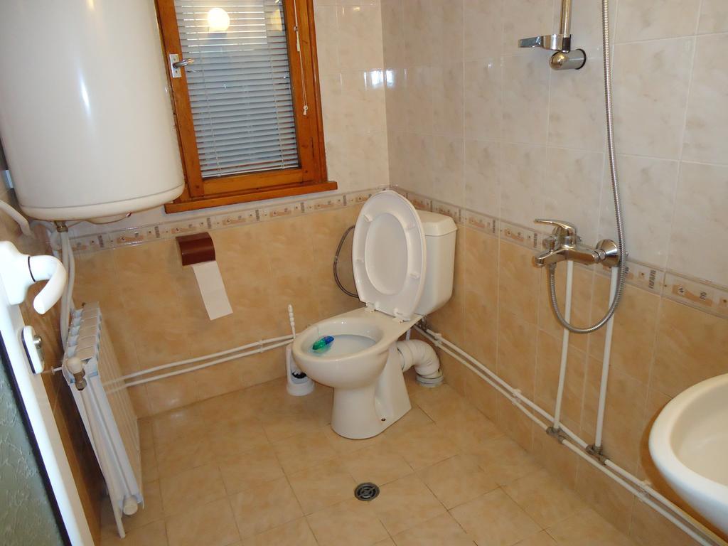 Guest House Ahp Mala Tsurkva Ruang foto