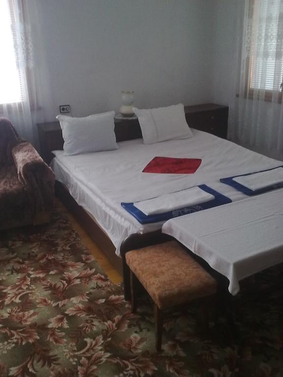 Guest House Ahp Mala Tsurkva Ruang foto
